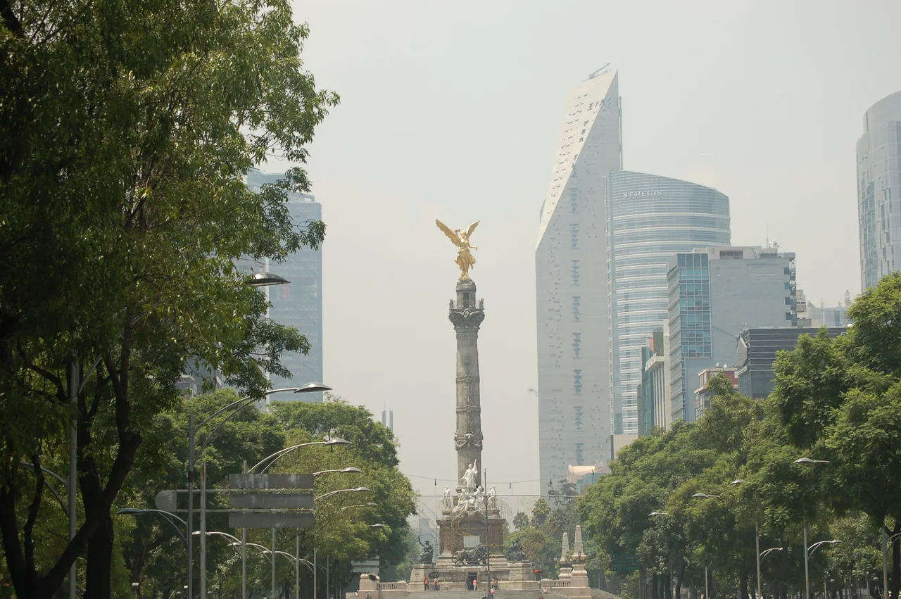 Cidade do México: Ángel de la Independencia e Paseo de la Reforma. Foto da cidade, não da competição.